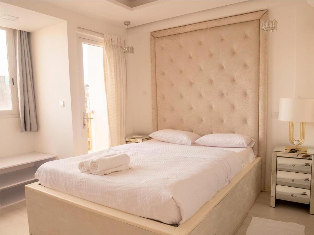 Beachfront Seaview Apartment Мале Экстерьер фото